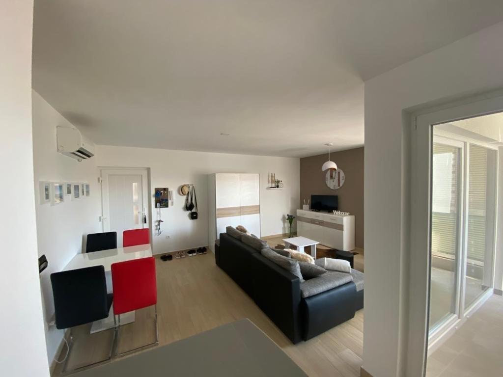 Apartman Erika Nin Zewnętrze zdjęcie